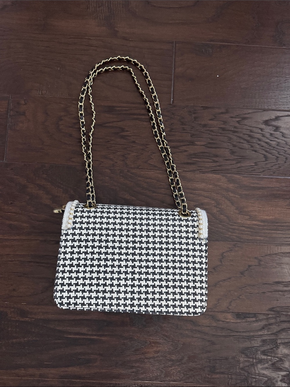 Women's Black & White Houndstooth Chain Shoulder Bag by - Picture 10 of 11